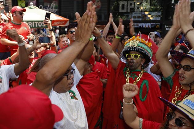 FIFA World Cup, WM, Weltmeisterschaft, Fussball 2026 quarterfinals - France vs Morocco Fans of Morocco cheer as they make their way to the stadium ahead of the FIFA World Cup 2026 quarterfinals match France against Morocco, in Boston, USA, 09 July 2026. BOSTON United States  Copyright: xGREGxM.xCOOPERx