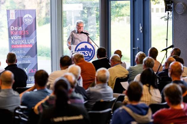 09.07.2026, GER, Handball, ThSV Eisenach Mitgliederversammlung ThSV Eisenachs Präsident Shpetim Alaj tritt nach 8 1 2 Jahren Amtszeit zurück und Jürgen Beck 99817 Eisenach Werner-Assmann-Halle Am Sportp Thueringen Deutschland *** July 9, 2026, GER, Handball, ThSV Eisenach General Meeting: ThSV Eisenach President Shpetim Alaj steps down after 8 1 2 years in office; Jürgen Beck, 99817 Eisenach, Werner Assmann Hall, Am Sportp, Thuringia, Germany