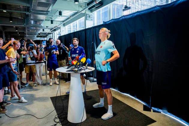 World Cup 2026 Fort Lauderdale, Florida , USA 20260709. Norway s Erling Braut Haaland during a press conference, PK, Pressekonferenz with the Norway men s national football team at Inter Miami CF Stadium. Photo: Fredrik Varfjell NTB Fort Lauderdale, Florida United States EDITORIAL USE ONLY. RESTRICTED USE FOR BETTING COMPANIES Ref:_SPO2MMAwMVaHIc.jpg *** 2026 World Cup, Fort Lauderdale, Florida, USA 20260709 Norway’s Erling Braut Haaland during a press conference with the Norway men’s national soccer team at Inter Miami CF Stadium. Photo: Fredrik Varfjell, NTB. Fort Lauderdale, Florida, United States. EDITORIAL USE ONLY. RESTRICTED USE FOR BETTING COMPANIES.  Copyright: xFredrikxVarfjellx xNTBx