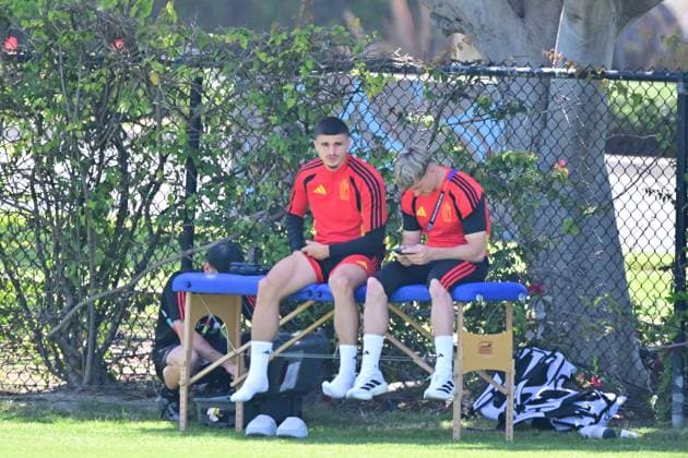 Belgium s Matias Fernandez-Pardo and Belgium s Alexis Saelemaekers pictured at a training session of Belgian national soccer team Red Devils, on Thursday 09 July 2026 in Carson, Los Angeles County, California, USA. The Rode Duivels - Diables Rouges qualified for the knockout stage of the 2026 FIFA World Cup, WM, Weltmeisterschaft, Fussball where they ll meet Spain in the round of 8 on July 10th. DIRKxWAEM  x180798198x