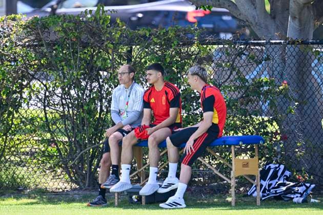 Belgian national football team - FIFA World Cup, WM, Weltmeisterschaft, Fussball 2026 - media activities 09 07 2026 LOS ANGELES, UNITED STATES OF AMERICA - JULY 09 : Saelemaekers Alexis midfielder of Belgium, Fernandez-Pardo Matias forward of Belgium pictured during a training session at the LA Galaxy stadium ahead of the FIFA World Cup 2026 quarter final match between Spain and Belgium on July 9, 2026 in Los Angeles, United States of America, 09 07 2026 Los Angeles United States of America  Copyright: xNicoxVereeckenx