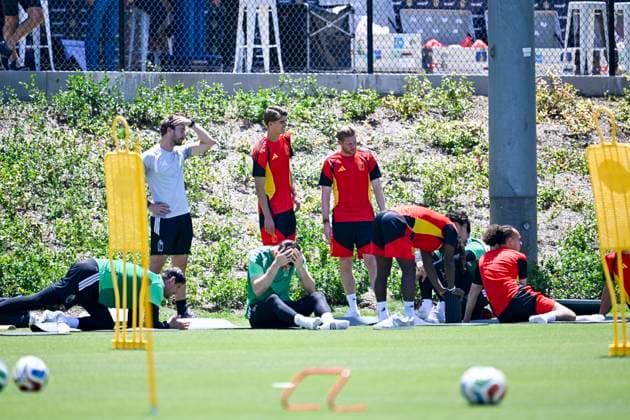 Belgian national football team - FIFA World Cup, WM, Weltmeisterschaft, Fussball 2026 - media activities 09 07 2026 LOS ANGELES, UNITED STATES OF AMERICA - JULY 09 : De Ketelaere Charles midfielder of Belgium, De Bruyne Kevin forward of Belgium pictured during a training session at the LA Galaxy stadium ahead of the FIFA World Cup 2026 quarter final match between Spain and Belgium on July 9, 2026 in Los Angeles, United States of America, 09 07 2026 Los Angeles United States of America  Copyright: xNicoxVereeckenx