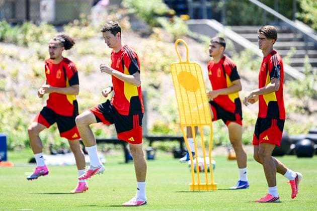Belgian national football team - FIFA World Cup, WM, Weltmeisterschaft, Fussball 2026 - media activities 09 07 2026 LOS ANGELES, UNITED STATES OF AMERICA - JULY 09 : Vanaken Hans midfielder of Belgium, De Ketelaere Charles midfielder of Belgium pictured during a training session at the LA Galaxy stadium ahead of the FIFA World Cup 2026 quarter final match between Spain and Belgium on July 9, 2026 in Los Angeles, United States of America, 09 07 2026 Los Angeles United States of America  Copyright: xNicoxVereeckenx