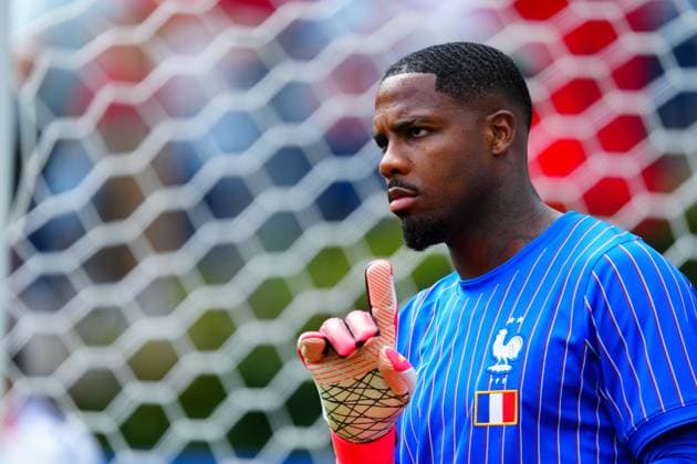 Mike Maignan of France during the warm up France v Morocco, 2026 FIFA World Cup, WM, Weltmeisterschaft, Fussball Quarter-final, Football, Boston Stadium, Foxborough, Massachusetts, USA - - 09 Jul 2026Foxborough Boston Stadium Massachusetts (MA) United States of America  Copyright: xJavierxGarcia Shutterstockx 16984925l