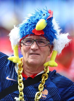 A French fan shows his support before the start of a Quarter-final FIFA World Cup, WM, Weltmeisterschaft, Fussball match against Morocco at Boston Stadium in Foxborough, Massachusetts, on Thursday, July 9, 2026.  BOS20260709802 CHRISTIANxBRUNSKILL