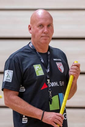 Handball Bundesliga Frauen,HBF, Saison 2026 2027-SV Union Halle-Neustadt Training Halle, Deutschland 09.Juli 2026: Im Bild:Trainer Pether Krautmeyer (Halle) Halle Saale SWH Arena Sachsen-Anhalt Deutschland *** Women s Handball Bundesliga (HBF), 2026–2027 Season: SV Union Halle Neustadt Training in Halle, Germany, July 9, 2026. Pictured: Coach Pether Krautmeyer in Halle an der Saale, SWH Arena, Saxony-Anhalt, Germany