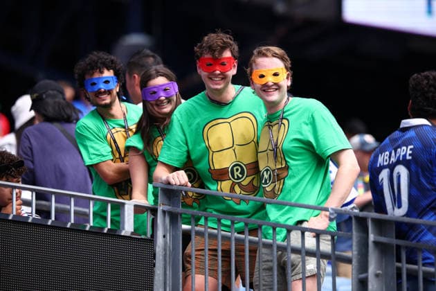 July 9, 2026, Foxborough, Massachusetts, USA: France fans dress as Ninja Turtles to show support for KYLIAN MBAPPE before the 2026 FIFA World Cup, WM, Weltmeisterschaft, Fussball quarterfinal match at Boston Stadium in Massachusetts on July 9, 2026. Foxborough USA - ZUMAm283 20260709_zsp_m283_007 Copyright: xBillyxMyersx