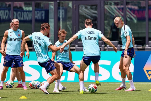 July 9, 2026, Fort Lauderdale, Florida, USA: Erling Haaland 9(R) of Norway attends a Norway soccer team training session prior to a World Cup 26 Quarter-Final match between Norway and England. Fort Lauderdale USA - ZUMAa257 20260709_zsp_a257_019 Copyright: xChrisxArjoonx