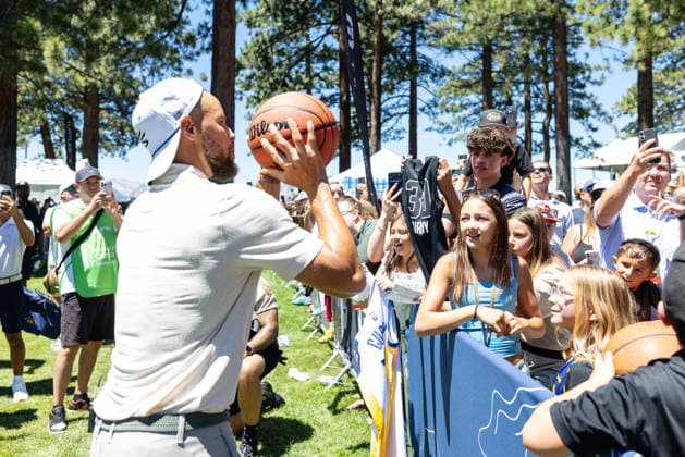 STATELINE, NV - JULY 09: Stephen Curry shoots a basketball walking to the 18th hole during the preview round of the American Century Championship on July 9, 2026 at Edgewood Tahoe Golf Course in Stateline, NV. (Photo by Matthew Huang Icon Sportswire) GOLF: JUL 09 American Century Championship EDITORIAL USE ONLY Icon260709064