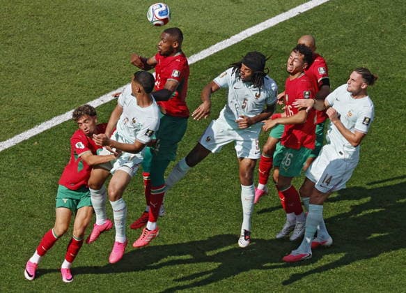 FIFA World Cup, WM, Weltmeisterschaft, Fussball 2026 quarterfinals - France vs Morocco Issa Diop of Morocco (C-L) and Jules Kounde of France (C-R) in action during the FIFA World Cup 2026 quarterfinals match France against Morocco, in Boston, USA, 09 July 2026. BOSTON United States  Copyright: xGREGxM.xCOOPERx