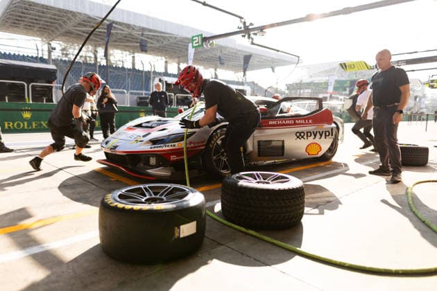 FIA WEC - 6 HOURS OF SAO PAULO 2026 21 HERIAU Francois (fra), MANN Simon (usa), ROVERA Alessio (ita), Vista AF Corse, Ferrari 296 GT3 Evo 21, LM GT3, pitlane, during the 6 Hours of Sao Paulo 2026, 4th round of the 2026 FIA World Endurance Championship, from July 10 to 12, 2026 on the Interlagos Circuit in Sao Paulo, Brazil -  Copyright: xJoaoxFilipex