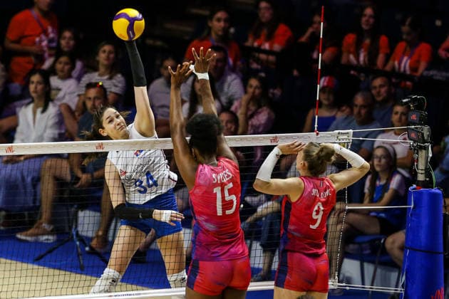 Serbia v France - Women s Volleyball Nations League BELGRADE, SERBIA - JULY 9: Amandha Sylves (15) of France in action during the 2026 FIVB Volleyball Women s Nations League match between the Serbia and France in Belgrade, Serbia, on July 9, 2026. Filip Stevanovic Anadolu Belgrade Serbia. Editorial use only. Please get in touch for any other usage.  Copyright: x2026xAnadoluxFilipxStevanovicx