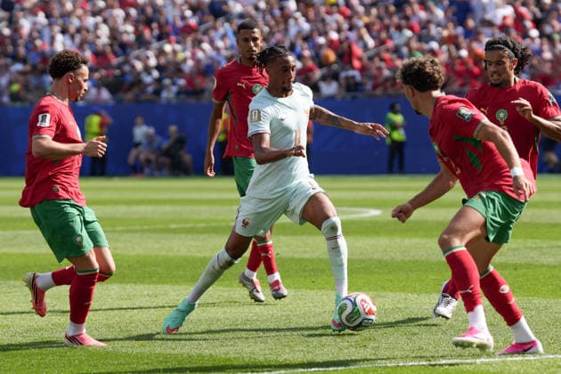 Michael Olise (C) of France controls the ball during a 2026 FIFA World Cup, WM, Weltmeisterschaft, Fussball quarterfinal match between France and Morocco at Gillette stadium in Foxborough, United States, 09 July 2026. FIFA World Cup 2026 quarterfinals - France vs. Morocco !ACHTUNG: NUR REDAKTIONELLE NUTZUNG!  Copyright: xÁngelxColmenaresx GR4103 20260709-55020852017_1
