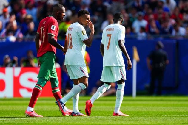 Kylian Mbappe of France talks with Ousmane Dembele of France France v Morocco, 2026 FIFA World Cup, WM, Weltmeisterschaft, Fussball Quarter-final, Football, Boston Stadium, Foxborough, Massachusetts, USA - - 09 Jul 2026Foxborough Boston Stadium Massachusetts (MA) United States of America  Copyright: xJavierxGarcia Shutterstockx 16984925at