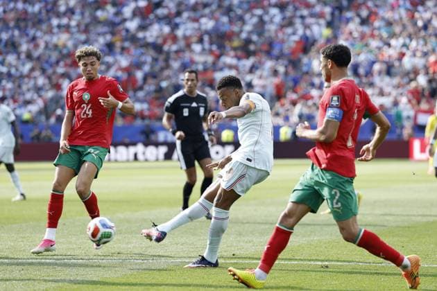 FOXBOROUGH - (LR) Neil el Aynaoui of Morocco, Kylian Mbappe of France scores 1-0, Achraf Hakimi of Morocco during the 2026 FIFA World Cup, WM, Weltmeisterschaft, Fussball quarter-final match between France and Morocco at Boston Stadium on July 9, 2026 in Foxborough, Massachusetts, United States. MAURICE VAN STEEN ANP FIFA World Cup 2026 - quarter final 2026 xVIxANPxSportx xMauricexvanxSteenxIVx 563232671 originalFilename: 563232671.jpg