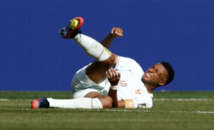 FIFA World Cup, WM, Weltmeisterschaft, Fussball 2026 quarterfinals - France vs Morocco Kylian Mbappe of France reacts on the pitch after being fouled during the FIFA World Cup 2026 quarterfinals match France against Morocco, in Boston, USA, 09 July 2026. BOSTON United States  Copyright: xWILLxOLIVERx