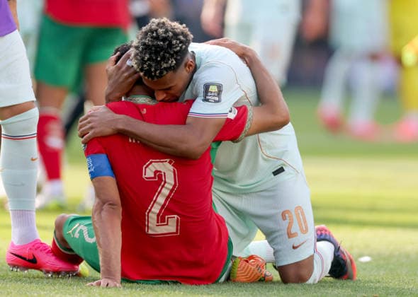 France v Morocco: Quarter Final - FIFA World Cup, WM, Weltmeisterschaft, Fussball 2026 Achraf Hakimi of Morocco is embraced by PSG team-mate Desire Doue of France after the FIFA World Cup 2026 Quarter Final match between France and Morocco at Boston Stadium on July 9, 2026 in Foxborough, United States. Foxborough Boston Stadium MA United States Copyright: xAllstarxPicturexLibraryxLtdx