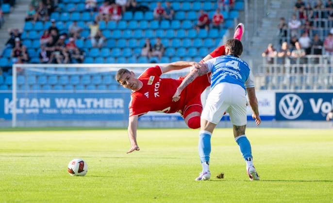 Fußball, Herren, Saison 2026 2027, Testspiel, Chemnitzer FC - 1. FC Union Berlin, v. l. Andrej Ilic (1. FC Union Berlin), Jan Löhmannsröben (Chemnitzer FC), 09.07. 2026, *** Soccer, Men s, 2026–2027 Season, Friendly Match, Chemnitzer FC vs. 1. FC Union Berlin, from left: Andrej Ilic (1. FC Union Berlin), Jan Löhmannsröben (Chemnitzer FC), July 9, 2026, Copyright: xMatthiasxKochx