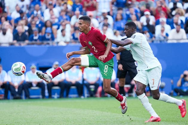 Azzedine Ounahi of Morocco (L) passes the ball under pressure from Ousmane Dembele of France (R) during a FIFA Men’s World Cup 2026 quarter-final football match between France and Morocco at Boston Stadium, in Foxborough on July 09th 2026 (Photo by Alexandra Fechete SPP)  Copyright: xAlexandraxFechete SPPx Sportspressphoto_SPR188219