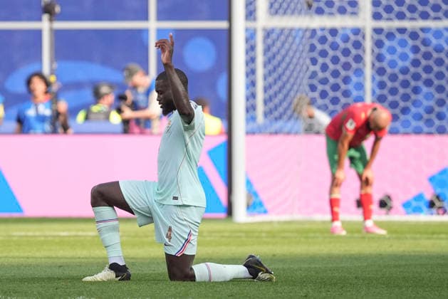 260710 -- BOSTON, July 10, 2026 -- Dayot Upamecano of France celebrates for victory after the quarter final match between France and Morocco at the 2026 FIFA World Cup, WM, Weltmeisterschaft, Fussball at Boston Stadium in Boston, the United States, July 9, 2026. SPU.S.-BOSTON-FOOTBALL-FIFA WORLD CUP-QUARTER FINAL-FRA VS MAR LuixSiuxWai  (SP)U.S.-BOSTON-FOOTBALL-FIFA WORLD CUP-QUARTER FINAL-FRA VS MAR IMAGO LuixSiuxWai  imago images 0861210683