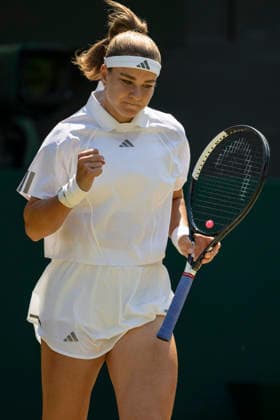 (260710) -- LONDON, July 10, 2026 -- Karolina Muchova of the Czech Republic reacts during the women s semifinal match against Coco Gauff of the United States at the Wimbledon Tennis Championships in London, Britain, on July 9, 2026. (Photo by Xinhua) (SP)BRITAIN-LONDON-TENNIS-WIMBLEDON-WOMEN S SINGLES StephenxChung 