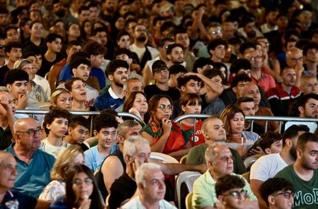 Thousands gather in Beirut to watch World Cup Quarter-Final Thousands gather in Beirut to watch World Cup Quarter-Final BEIRUT, LEBANON - JULY 9: Thousands of football fans gather to watch the World Cup quarter-final match between Morocco and France on a giant screen set up in in the Al-Jadeed el-Cedide district of Beirut, Lebanon on July 9, 2026. Houssam Shbaro Anadolu Beirut Lebanon. Editorial use only. Please get in touch for any other usage.  Copyright: x2026xAnadoluxHoussamxShbarox Beirut Lebanon. Editorial use only. Please get in touch for any other usage.  Copyright: xIMAGO AnadoluxAgencyxIMAGO HoussamxShbarox
