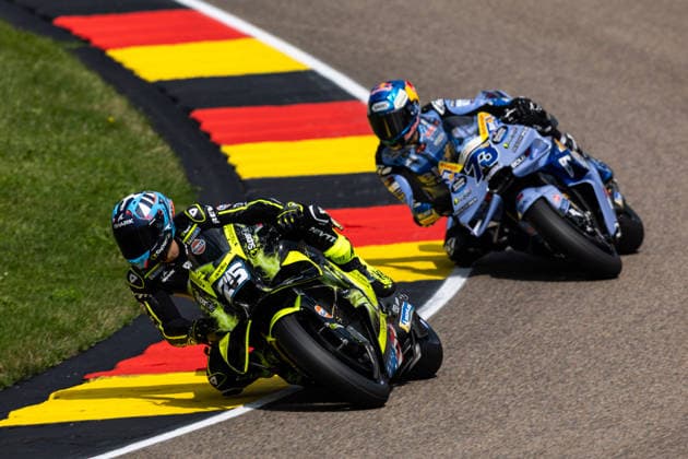 Sport Bilder des Tages GER, Großer Preis von Deutschland, MotoGP. 11. Lauf, FIM Motorrad-Weltmeisterschaft. 10.07.2026, Sachsenring, Hohenstein-Ernstthal, GER, Großer Preis von Deutschland, MotoGP. 11. Lauf, FIM Motorrad-Weltmeisterschaft. 25, Raul Fernandez, SuperFile Trackhouse MotoGP Team, 73, Alex Marquez, BK8 Gresini Racing MotoGP Â Foto: Alexander Trienitz Hohenstein-Ernstthal Sachsenring Sachsen Deutschland *** GER, German Grand Prix, MotoGP Round 11, FIM Motorcycle World Championship, July 10, 2026, Sachsenring, Hohenstein Ernstthal, GER, German Grand Prix, MotoGP Round 11, FIM Motorcycle World Championship 25, Raúl Fernández, SuperFile Trackhouse MotoGP Team, 73, Álex Márquez, BK8 Gresini Racing MotoGP Photo by Alexander Trienitz, Hohenstein Ernstthal, Sachsenring, Saxony, Germany
