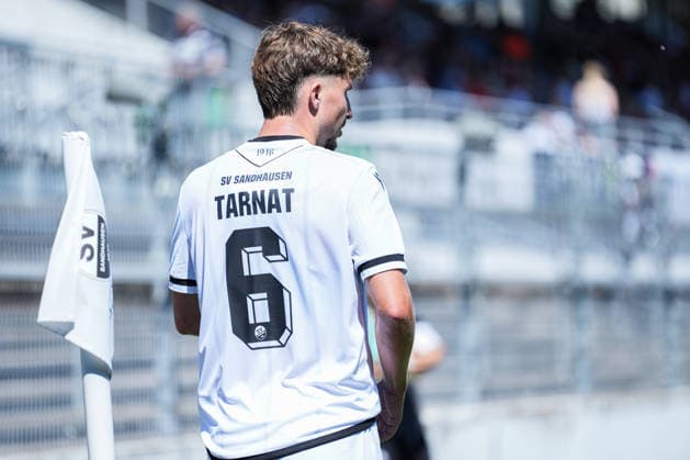 Testspiel: SV Sandhausen vs. 1. FC Kaiserslautern, 10.07.2026 Niklas Tarnat (SV Sandhausen, 6) von hinten, neues Trikot Testspiel: SV Sandhausen vs. 1. FC Kaiserslautern, Stadion am Hardtwald, 10.07.2026 DFB DFL REGULATIONS PROHIBIT ANY USE OF PHOTOGRAPHS AS IMAGE SEQUENCES AND OR QUASI-VIDEO. *** Friendly Match: SV Sandhausen vs. 1 FC Kaiserslautern, July 10, 2026; Niklas Tarnat (SV Sandhausen), 6th from the back, new jersey; Friendly Match: SV Sandhausen vs. 1 FC Kaiserslautern, Stadion am Hardtwald, July 10, 2026 DFB and DFL regulations prohibit any use of photographs as image sequences and or quasi-video Copyright: xBEAUTIFULxSPORTS Boscox
