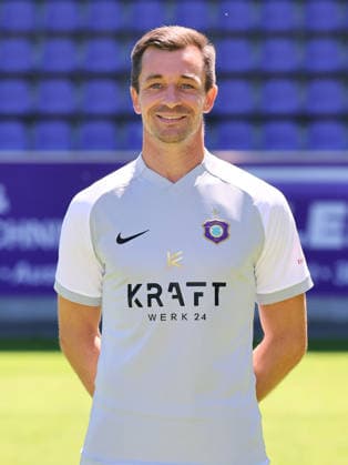 Erz.Aue - Teamfoto Regionalliga Nordost Martin Männel (1, Aue), FC Erzgebirge Aue; Regionalliga Nordost,Ê Porträttermin, 2026 2027, , Aue, 09.07.2026, Erzgebirgsstadion, Fußball, Regionalliga Nordost, Nur für journalistische Zwecke. Only for editorial use! , *** Erz Aue Team Photo, Northeast Regional League, Martin Männel 1, Aue, FC Erzgebirge Aue, Northeast Regional League, Portrait Session, 2026–2027, , Aue, July 9, 2026, Erzgebirgsstadion, soccer, Northeast Regional League, For editorial use only, Picture Point