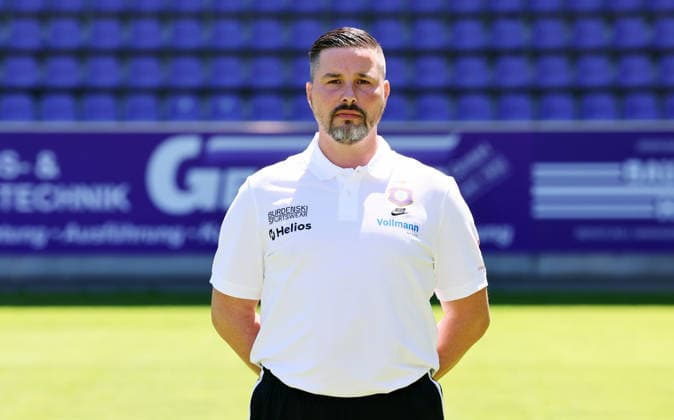 Erz.Aue - Teamfoto Regionalliga Nordost Physiotherapeut Christian Puschmann (Aue), FC Erzgebirge Aue; Regionalliga Nordost,Ê Porträttermin, 2026 2027, , Aue, 09.07.2026, Erzgebirgsstadion, Fußball, Regionalliga Nordost, Nur für journalistische Zwecke. Only for editorial use! , *** Erz Aue Team Photo, Northeast Regional League, Physical Therapist Christian Puschmann, Aue, FC Erzgebirge Aue, Northeast Regional League, Portrait Session, 2026–2027, , Aue, July 9, 2026, Erzgebirgsstadion, soccer, Northeast Regional League, For editorial use only, Picture Point