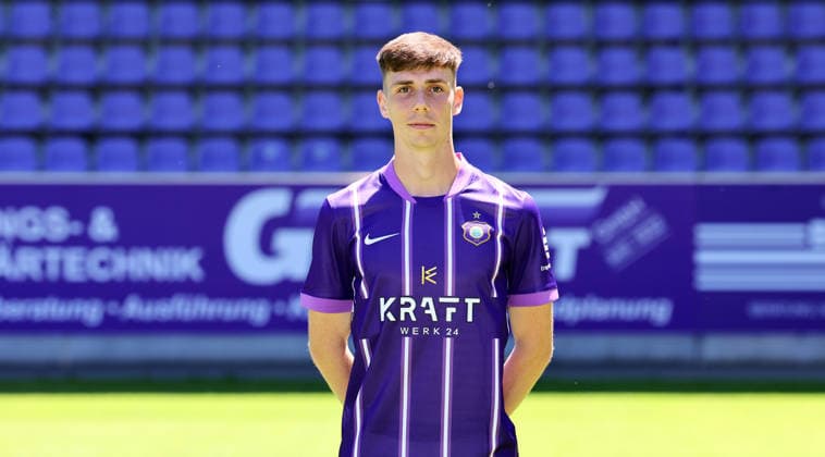 Erz.Aue - Teamfoto Regionalliga Nordost Levi Wagner (14, Aue), FC Erzgebirge Aue; Regionalliga Nordost,Ê Porträttermin, 2026 2027, , Aue, 09.07.2026, Erzgebirgsstadion, Fußball, Regionalliga Nordost, Nur für journalistische Zwecke. Only for editorial use! , *** Erz Aue Team Photo, Northeast Regional League, Levi Wagner 14, Aue, FC Erzgebirge Aue, Northeast Regional League, Portrait Session, 2026–2027, , Aue, July 9, 2026, Erzgebirgsstadion, Soccer, Northeast Regional League, For editorial use only, Picture Point