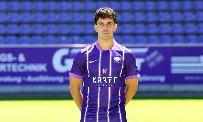 Erz.Aue - Teamfoto Regionalliga Nordost Christoph Pauling (19, Aue), FC Erzgebirge Aue; Regionalliga Nordost,Ê Porträttermin, 2026 2027, , Aue, 09.07.2026, Erzgebirgsstadion, Fußball, Regionalliga Nordost, Nur für journalistische Zwecke. Only for editorial use! , *** Erz Aue Team Photo, Northeast Regional League, Christoph Pauling, 19, Aue, FC Erzgebirge Aue, Northeast Regional League, Portrait Session, 2026–2027, , Aue, July 9, 2026, Erzgebirgsstadion, soccer, Northeast Regional League, For editorial use only, Picture Point