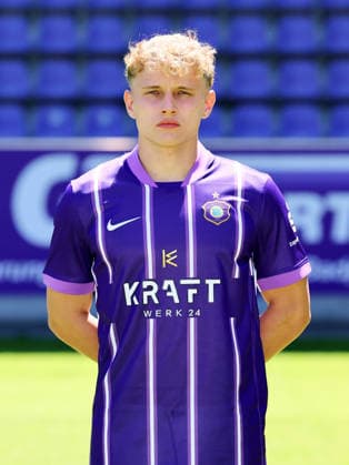 Erz.Aue - Teamfoto Regionalliga Nordost Finn Heidrich (6, Aue), FC Erzgebirge Aue; Regionalliga Nordost,Ê Porträttermin, 2026 2027, , Aue, 09.07.2026, Erzgebirgsstadion, Fußball, Regionalliga Nordost, Nur für journalistische Zwecke. Only for editorial use! , *** Erz Aue Team Photo, Northeast Regional League, Finn Heidrich 6, Aue, FC Erzgebirge Aue, Northeast Regional League, Portrait Session, 2026–2027, , Aue, July 9, 2026, Erzgebirgsstadion, Soccer, Northeast Regional League, For editorial use only, Picture Point