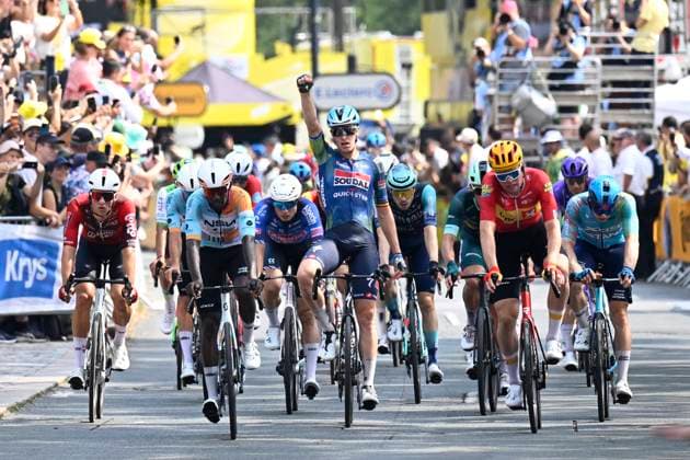 Tour de France 2026 Stage 7 BORDEAUX, FRANCE - JULY 10 : Merlier Tim (BEL) of Soudal Quick-Step wins the sprint, second place for Waerenskjold Soren (NOR) of Uno-X Mobility, third place for Girmay Biniam (ERI) of NSN Cycling Team, Kanter Max (GER) of XDS Astana Team, Philipsen Jasper (BEL) of Alpecin - Premier Tech during stage 7 of the 113rd edition of Tour de France an UCI World Tour 2.UWT cycling road race stage for Men Elite of 175 km with start in Hagetmau and finish in Bordeaux on July 10, 2026 in Bordeaux, France, 10 07 2026 Bordeaux France  Copyright: xTomasxSiskx