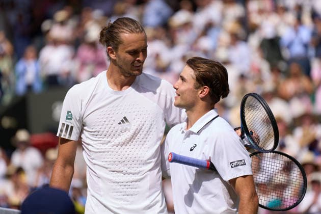 Sport Bilder des Tages 2026 Wimbledon, July 10, Semifinal LONDON, - JULY 10: Arthur Fery of Great Britain at the net with Alexander Zverev of Germany after the 2026 Wimbledon, July 10, Semifinal at The all England club, Wimbledon on July 10, 2026 in London, GBR. London The all England club, Wimbledon GBR Copyright: xPeterxvanxdenxBerg ISIxPhotosx 9492