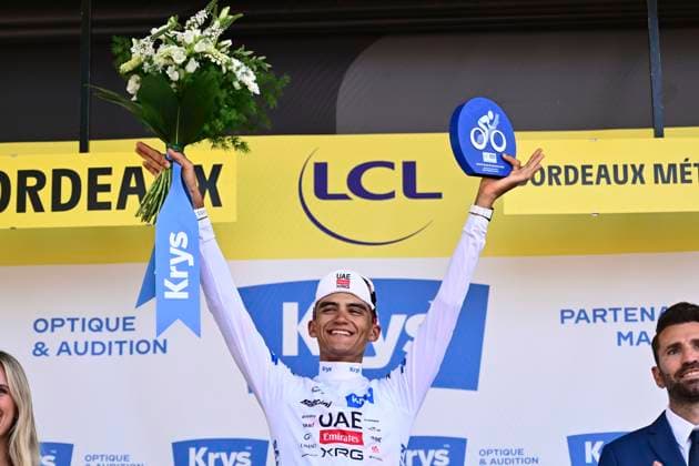 Tour de France 2026 Stage 7 BORDEAUX, FRANCE - JULY 10 : Del Toro Isaac (MEX) of UAE Team Emirates - XRG pictured with the white jersey during the podium ceremony of stage 7 of the 113rd edition of Tour de France an UCI World Tour 2.UWT cycling road race stage for Men Elite of 175 km with start in Hagetmau and finish in Bordeaux on July 10, 2026 in Bordeaux, France, 10 07 2026 Bordeaux France  Copyright: xPeterxDexVoechtx