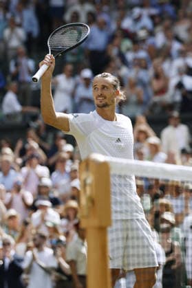 Tennis: Wimbledon championships Alexander Zverev of Germany acknowledges the crowd after beating Arthur Fery of Britain in the men s singles semifinals at the Wimbledon tennis tournament in London on July 10, 2026.  A14AA0005622540P
