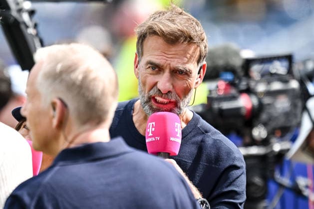 Juergen Klopp Looks on during the FIFA World Cup, WM, Weltmeisterschaft, Fussball 2026 Quarter Final match between France and Morocco at Boston Stadium on July 9, 2026 in Foxborough, United States. (Photo by Harry Langer DeFodi Images) - *** Jürgen Klopp watches the 2026 FIFA World Cup quarterfinal match between France and Morocco at Boston Stadium on July 9, 2026, in Foxborough, United States. Photo by Harry Langer, DeFodi Images