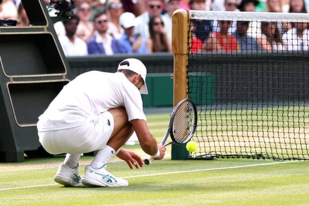 Novak Djokovic dejected during his semi final match Wimbledon Tennis Championships, Day 12, The All England Lawn Tennis and Croquet Club, London, UK - 10 Jul 2026London The All England Lawn Tennis and United Kingdom  Copyright: xKieranxMcManus Shutterstockx 16981026dz