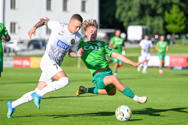 SOCCER - Wattens vs Zhytomyr, test match SCHWAZ,AUSTRIA,10.JUL.26 - SOCCER - ADMIRAL Bundesliga, Premier League, WSG Tirol vs FC Polissya Zhytomyr, test match. Image shows Oleksandr Nazarenko (Zhytomyr) and Raphael Gschoesser (Wattens).  GEPAxpictures xDanielxSchoenherr