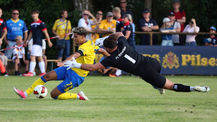 Football, friendly match, FC Schwülper v Eintracht Braunschweig