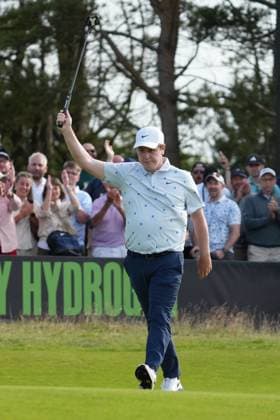 Robert MacIntyre of Scotland reacts after holing a birdie putt on the 15th green. Genesis Scottish Open, Golf, The Renaissance Club, North Berwick, Scotland, UK - 10 Jul 2026North Berwick The Renaissance Club Scotland United Kingdom  Copyright: xShutterstockx 16984081co