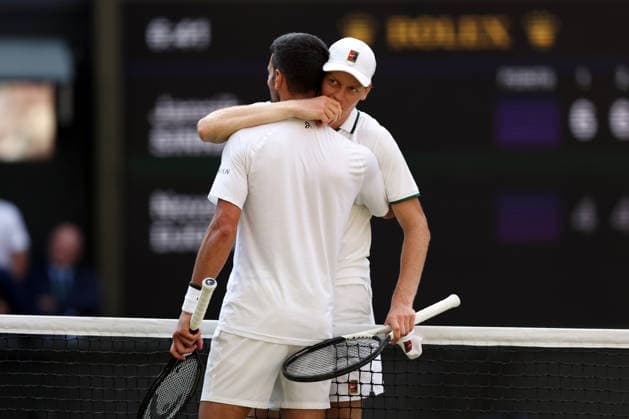 Sport Bilder des Tages Jannik Sinner celebrates winning his semi final match against Novak Djokovic Wimbledon Tennis Championships, Day 12, The All England Lawn Tennis and Croquet Club, London, UK - 10 Jul 2026London The All England Lawn Tennis and United Kingdom  Copyright: xKieranxMcManus Shutterstockx 16981026gh