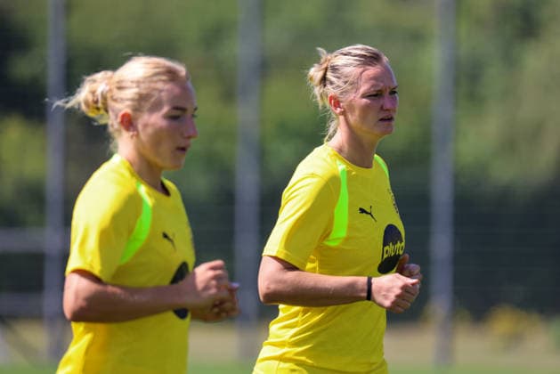 Dortmund, Deutschland: 10.07.2026 - Regionalliga West Frauen - Trainingsauftakt Borussia Dortmund Frauen Im Bild: Neuzugang Alexandra Popp (BVB) *** Dortmund, Germany, July 10, 2026, Regionalliga West Women: Borussia Dortmund Women Kick Off Training; Pictured: New Signing Alexandra Popp, BVB Copyright: HMBxMedia MadeleinexFantini