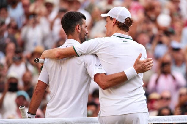 L-R.Novak Djokovic gratuliert dem Sieger Jannik Sinner (ITA), Herren Einzel, Men s Singles Tennis - Wimbledon 2026 - Grand Slam ITF ATP, Tennis Herren WTA, Tennis Damen - AELTC - London - - Great Britain - 10 July 2026. *** L R Novak Djokovic congratulates the winner, Jannik Sinner (ITA), Men s Singles, Wimbledon 2026 Grand Slam, ITF, ATP, WTA, AELTC, London, Great Britain, July 10, 2026 Copyright: xJuergenxHasenkopfx