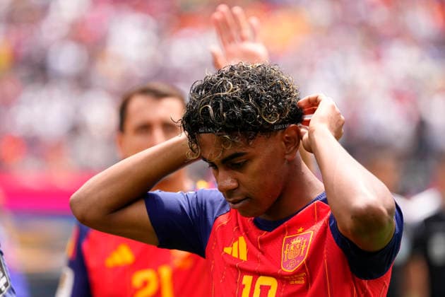 Spain v Belgium: Quarter Final - FIFA World Cup, WM, Weltmeisterschaft, Fussball 2026 Lamine Yamal of Spain looks on during the FIFA World Cup 2026 Quarter Final match between Spain and Belgium at Los Angeles Stadium on July 10, 2026 in Inglewood, California. Inglewood CA United States  Copyright: xJosexBretonx originalFilename:bretonhernandez-spainvbe260710_npPMo.jpg