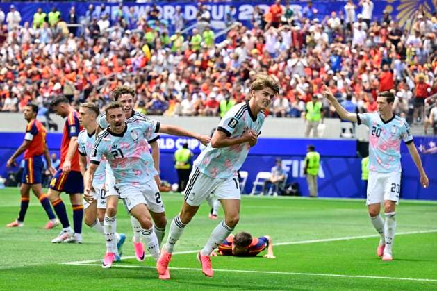 Spain vs Belgium - FIFA World Cup, WM, Weltmeisterschaft, Fussball 2026 LOS ANGELES, UNITED STATES OF AMERICA - JULY 10 : De Ketelaere Charles midfielder of Belgium celebrates scoring a goal pictured during the FIFA World Cup 2026 round of 8 match between Spain and Belgium at the SoFi stadium on July 10, 2026 in Los Angeles, United States of America, 10 07 2026 Los Angeles United States of America  Copyright: xJanxDexMeuleneirx