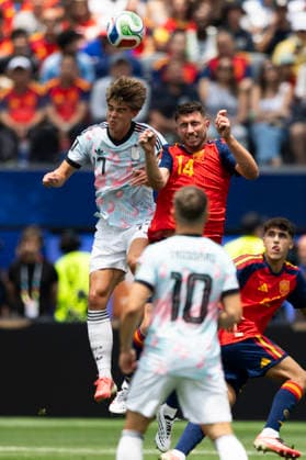 July 10, 2026, Los Angeles, California, USA: Belgium s Charles De Ketelaere (17)and SpainÃ¢â‚¬â ¢s Aymeric Laporte (14) vie for the ball during the FIFA World Cup, WM, Weltmeisterschaft, Fussball quarterfinal soccer match at SoFi Stadium in Inglewood, Calif., Friday, July 10, 2026. World Cup 2026: QF: Spain Vs Belgium  - ZUMAc68_ 20260710_zaf_c68_035 Copyright: xRingoxChiux