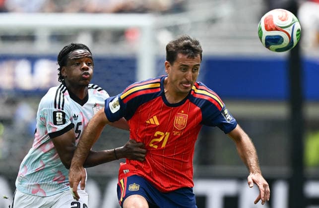 (260711) -- LOS ANGELES, July 11, 2026 -- Mikel Oyarzabal (R) of Spain vies with Nathan Ngoy of Belgium during the quarter final match between Spain and Belgium at the 2026 FIFA World Cup, WM, Weltmeisterschaft, Fussball at Los Angeles Stadium in Los Angeles, the United States, July 10, 2026. Bai Xuefei) (SP)U.S.-LOS ANGELES-FOOTBALL-FIFA WORLD CUP-QUARTER FINAL-ESP VS BEL WuxXiaoling 