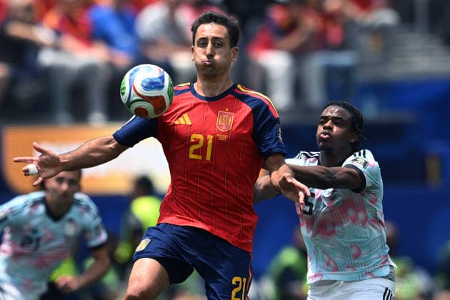 Mg Los Angeles (Stati Uniti) 10 07 2026 - Mondiali di Calcio 2026 Spagna-Belgio foto Matteo Gribaudi Image nella foto: Mikel Oyarzabal-Nathan Ngoy 